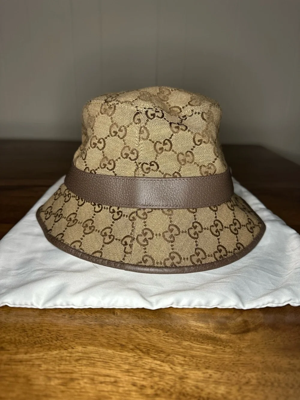 Preloved Gucci Brown GG Supreme Bucket Hat - Picture 6 of 7